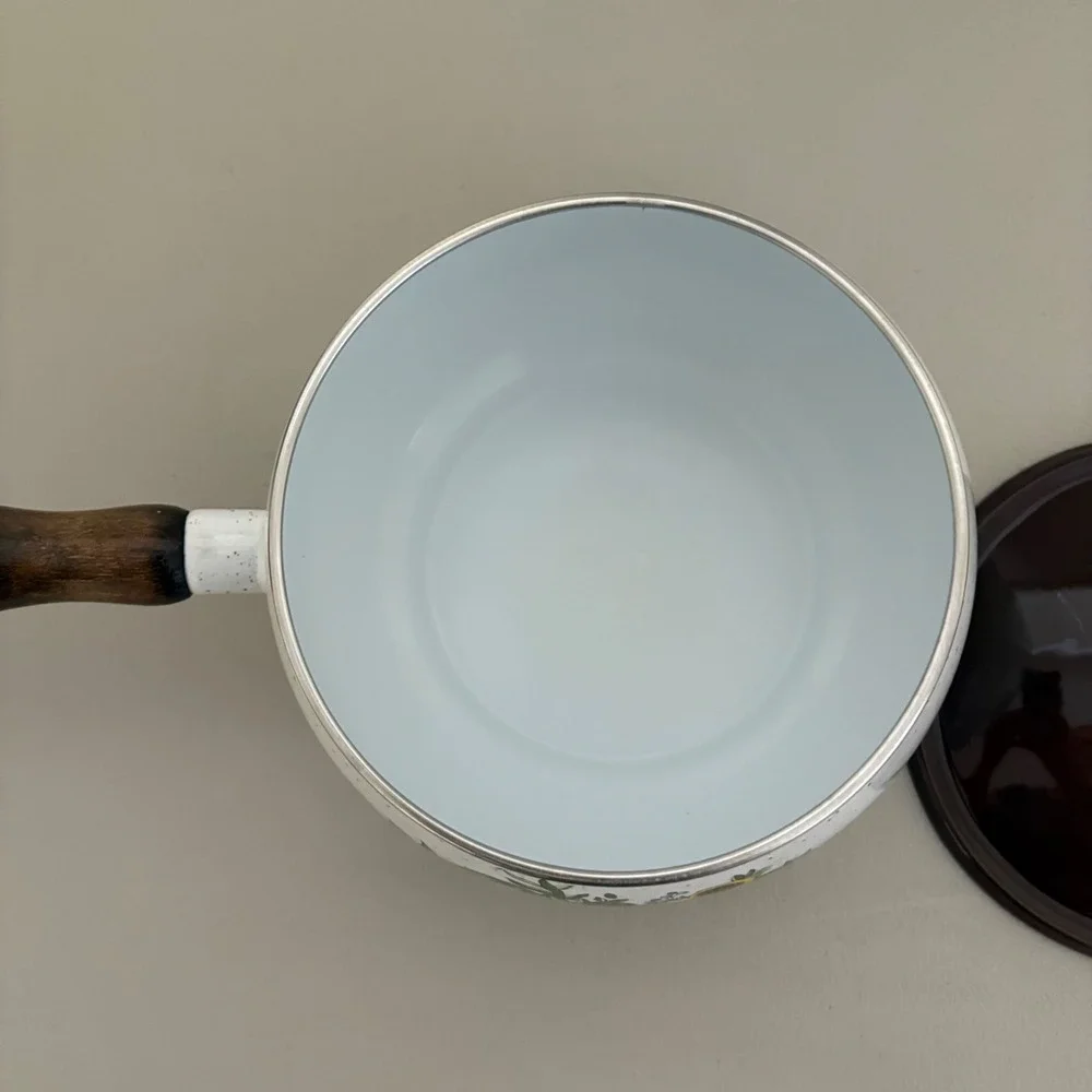 VTG Enamelware‎ Sauce Pan with Lid Fruit Floral Motif Wooden Handle Speckled